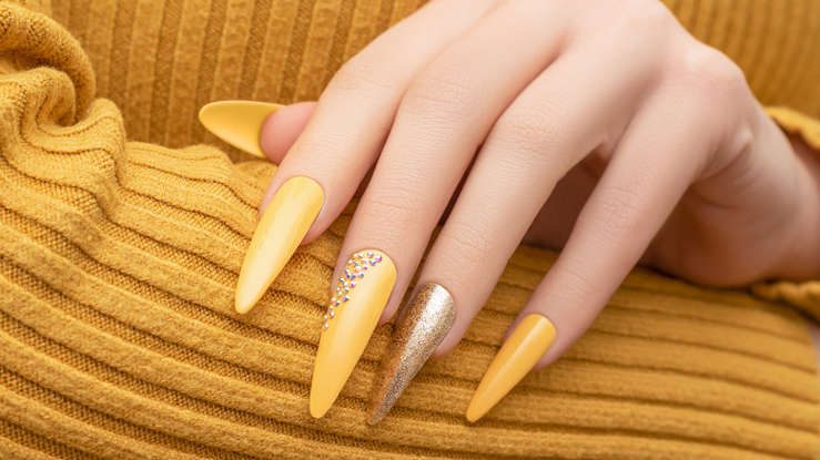 Stiletto Nails: The New Manicure Trend